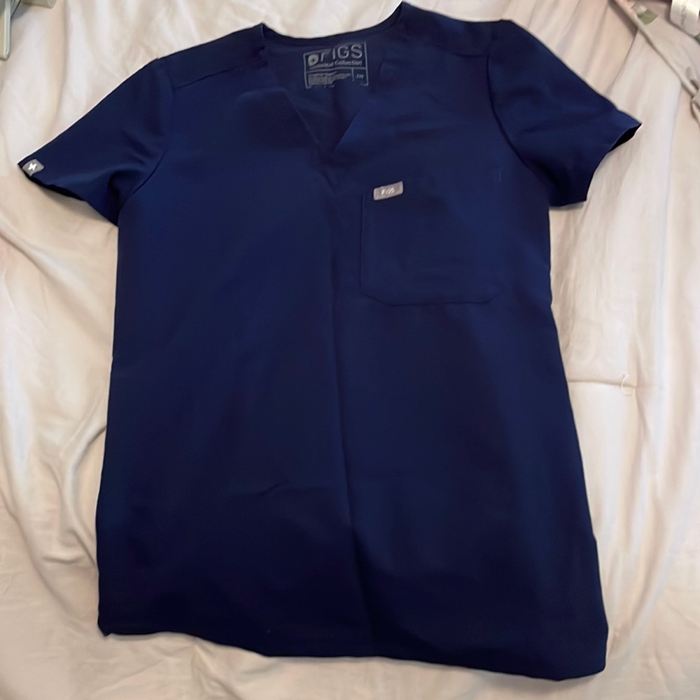 FIGS scrub top